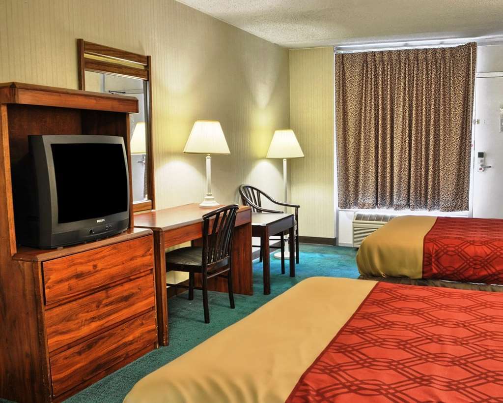 Howard Johnson By Wyndham Atlanta College Park Habitación foto