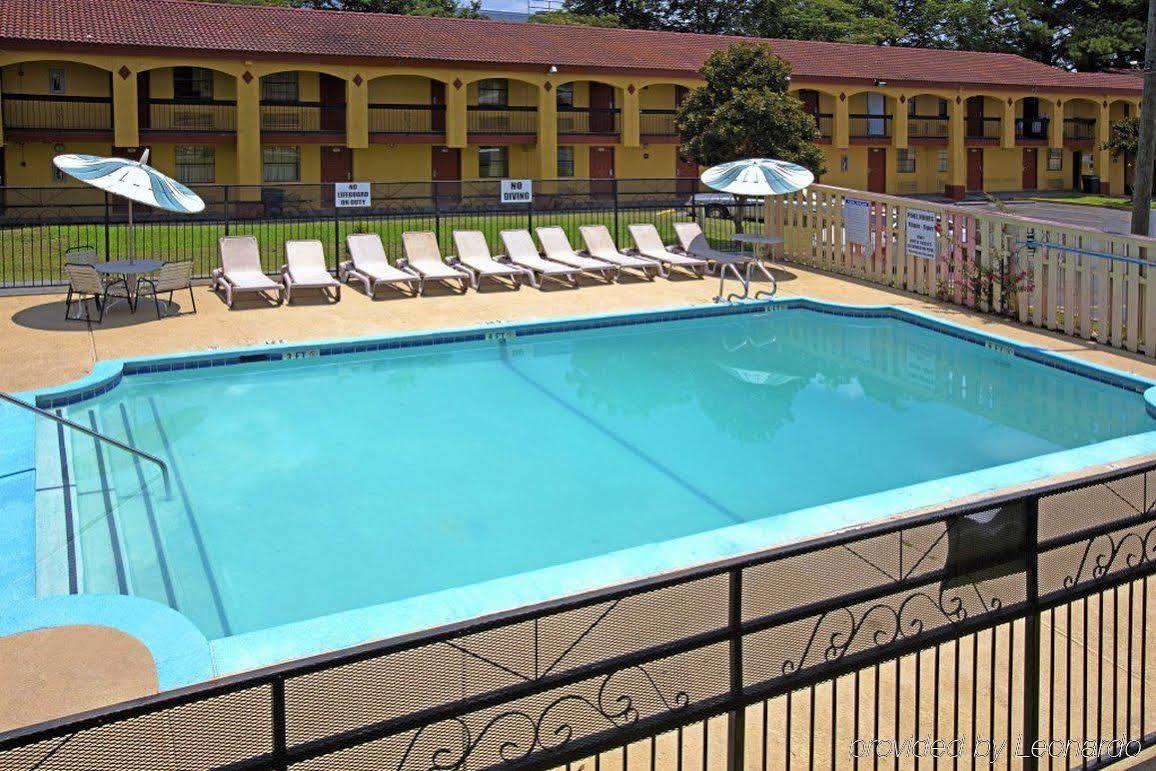 Howard Johnson By Wyndham Atlanta College Park Exterior foto